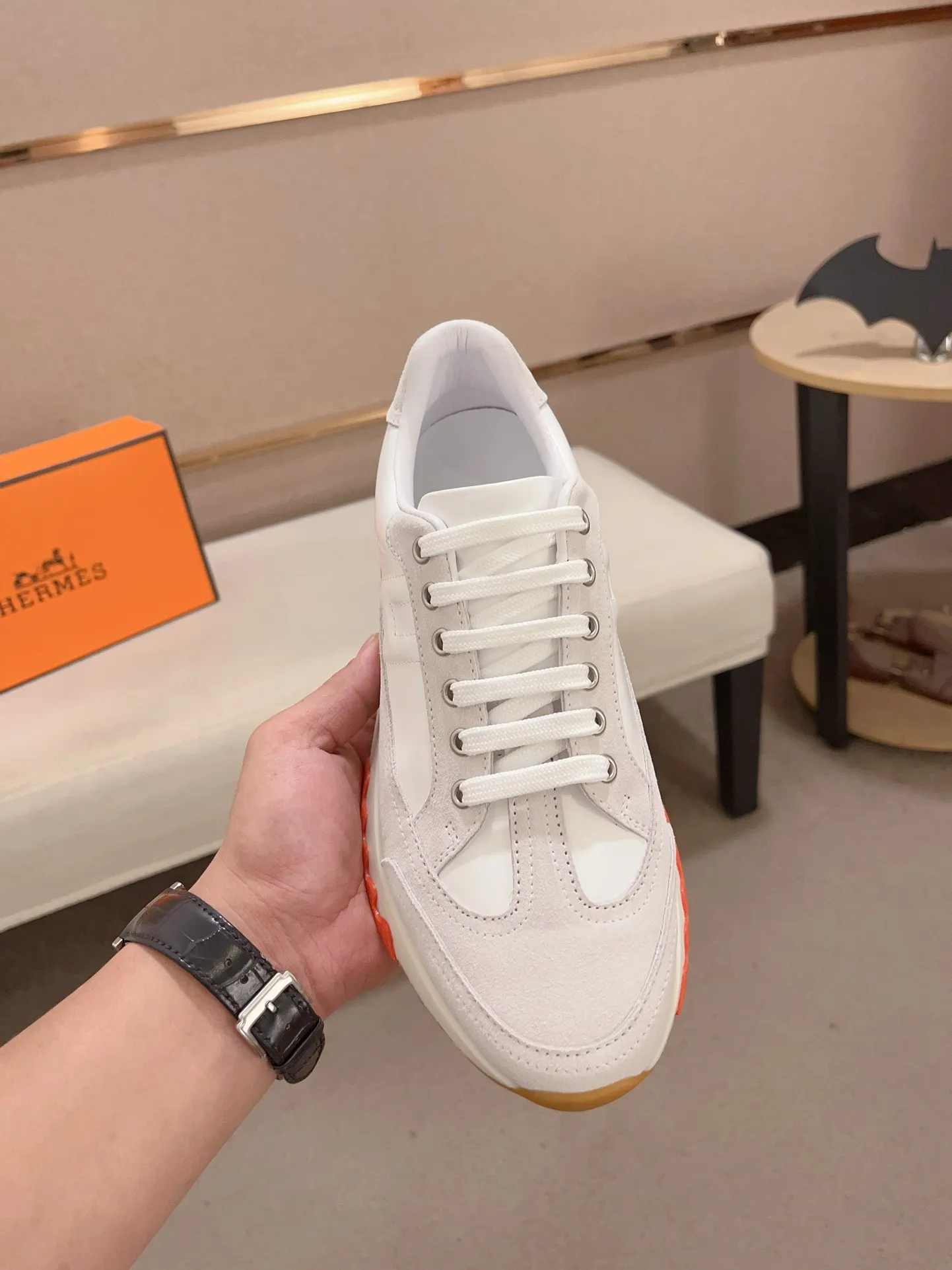 Ex-factory price: 500💰《HERMES》【Classic original single version】Hermès; top 🔝purchasing agent🔍🔍men's latest 🇺🇸sold simultaneously, original imported from Italy ▲▲first-layer cowhide ▲▲ (high-end, nobility and class) ) Exquisite workmanship (Italian 🇮🇹 imported water-dyed 🐂 cowhide lining) sole: original sole provided by the original factory, ⚠️exclusive double-layer activity·TPR·rubber·combined molded outsole; super comfortable·wear-resistant·non-slip·environmental protection The real thing is more beautiful when photographed in kind (high quality, following orders), you can come in and out at will * Number of yards: 38·39·40·41·42·43·44# (can be customized 45.)